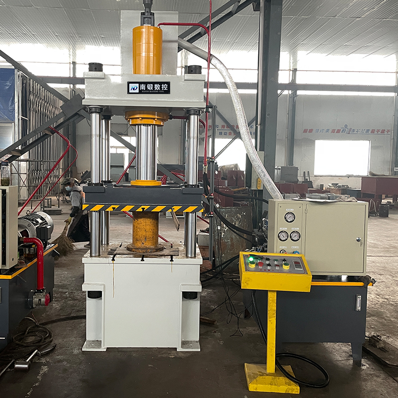 100噸四柱液壓機結(jié)構(gòu)簡介