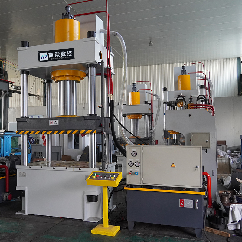 315噸四柱油壓機(jī)小臺面壓力機(jī)