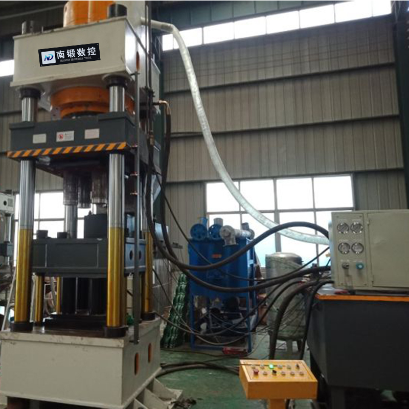 鹽磚機廠家630噸牛羊舔磚液壓機礦物鹽營養(yǎng)鹽粉末成型油壓機