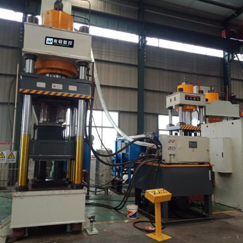 鹽磚機廠家630噸牛羊舔磚液壓機礦物鹽營養(yǎng)鹽粉末成型油壓機