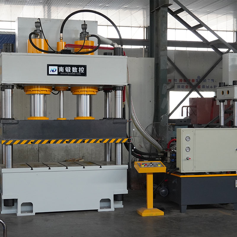 400噸快速油壓機(jī)三梁四柱液壓機(jī)