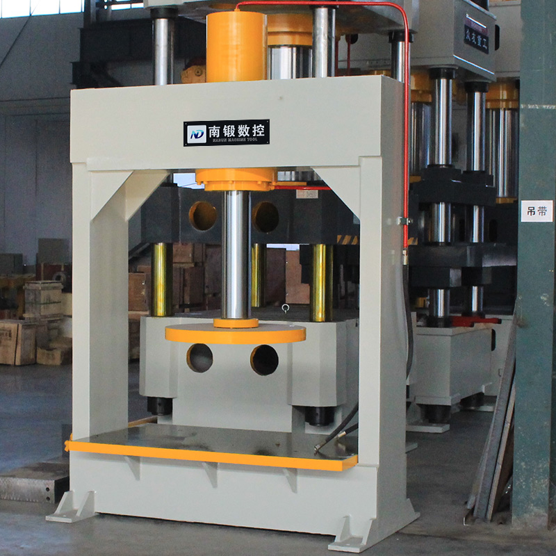 滕州100噸工程車實心輪胎壓胎機100噸龍門液壓機