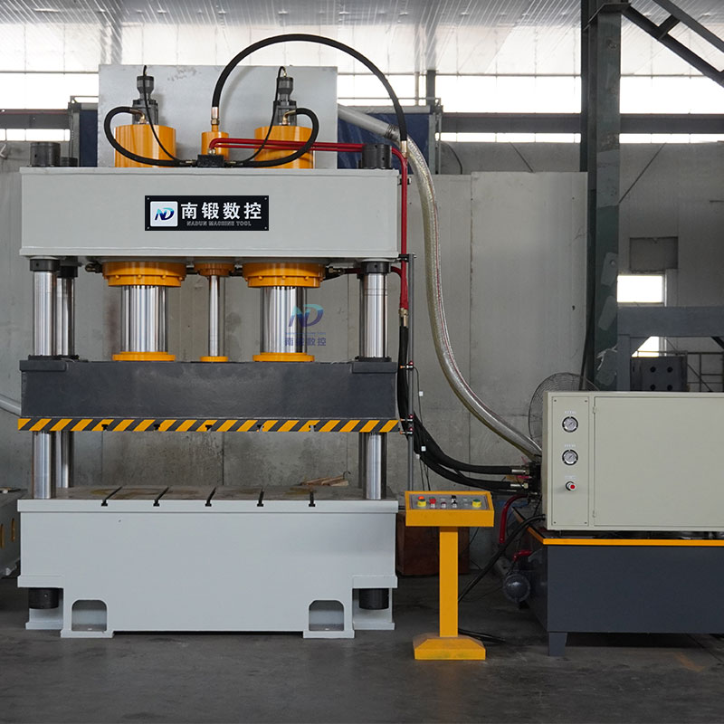 400噸快速油壓機(jī)三梁四柱液壓機(jī)