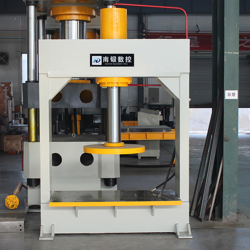 滕州100噸工程車實心輪胎壓胎機100噸龍門液壓機