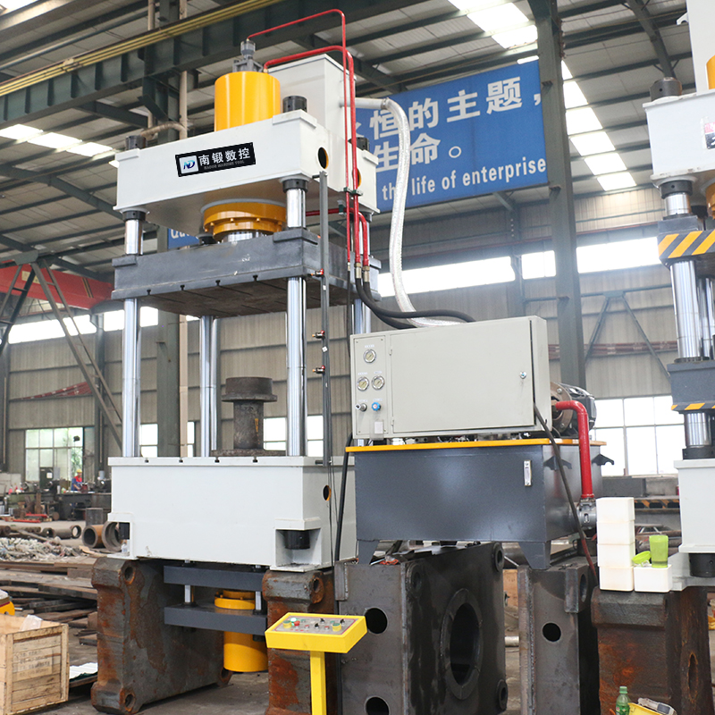 滕州315噸帶液壓墊油壓機伺服系統不銹鋼制品拉伸成型四柱液壓機