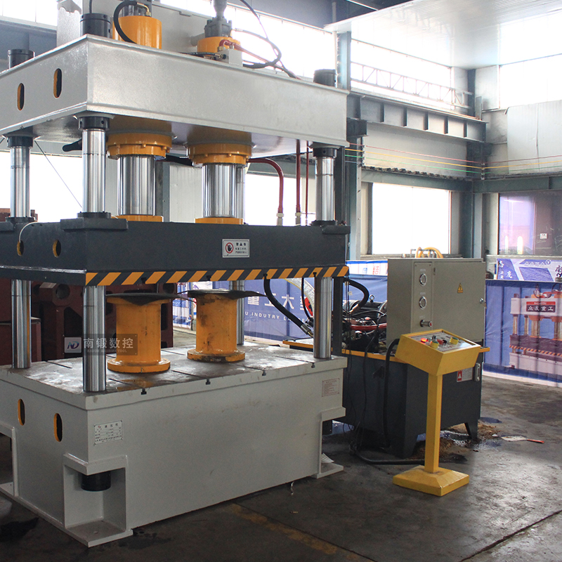 滕州315噸雙缸大臺面三梁四柱式油壓機帶下頂缸四柱液壓機