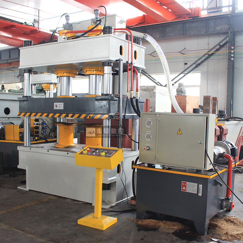 滕州315噸雙缸大臺面三梁四柱式油壓機帶下頂缸四柱液壓機