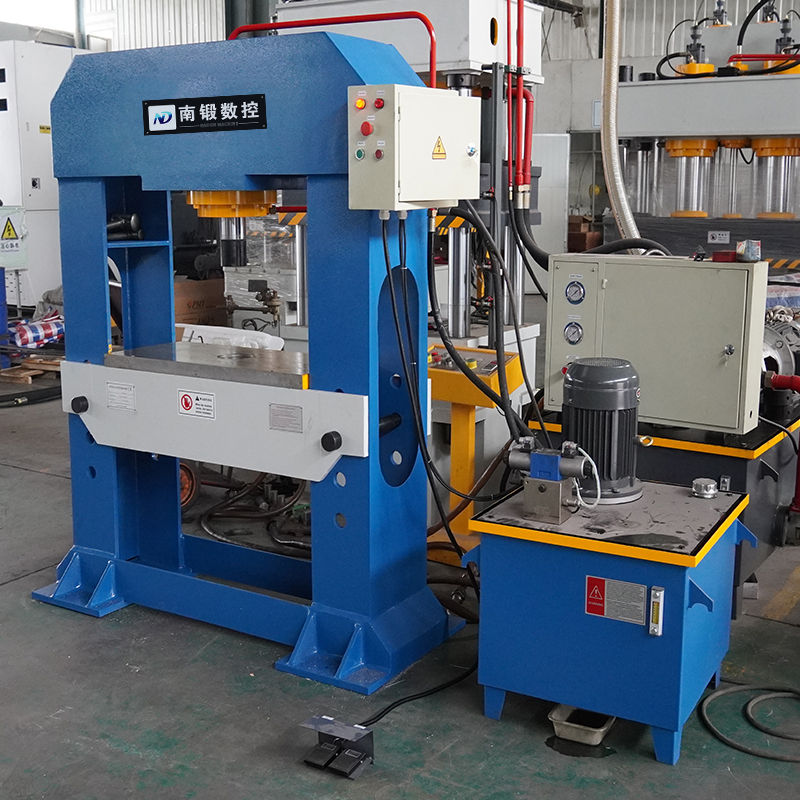 200噸龍門油壓機  機械行業的拆裝成型校直拉伸鈑金成型的壓制工作