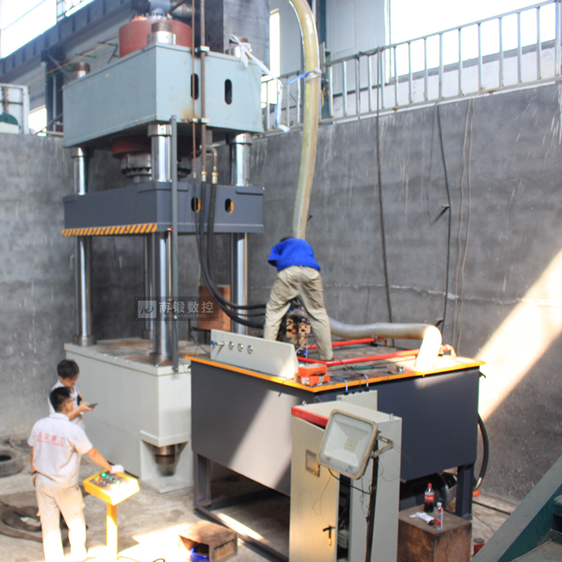 防火玻璃鋼橋架熱壓成型油壓機(jī) 1000噸四柱油壓機(jī) 