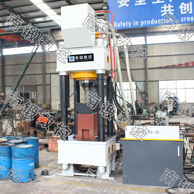 四柱油壓機(jī)還存在需要改進(jìn)的地方嗎？