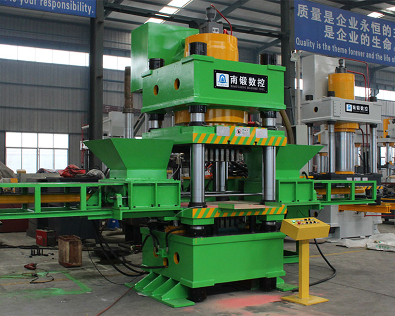 四柱油壓機運行的速度慢是怎么回事呢？