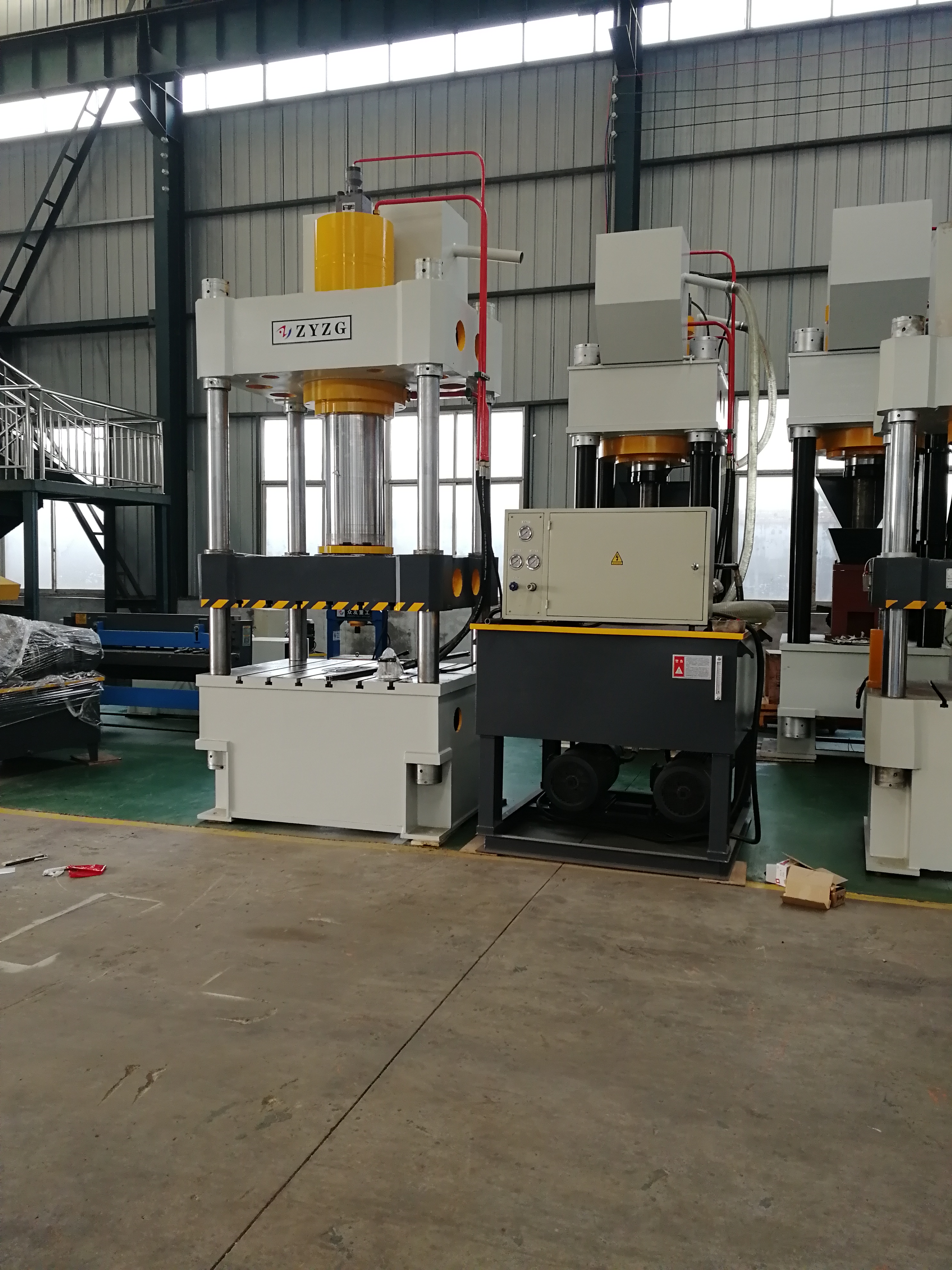 滕州廠家現貨供應315噸三梁四柱液壓機粉末成型油壓機金屬成型液壓機