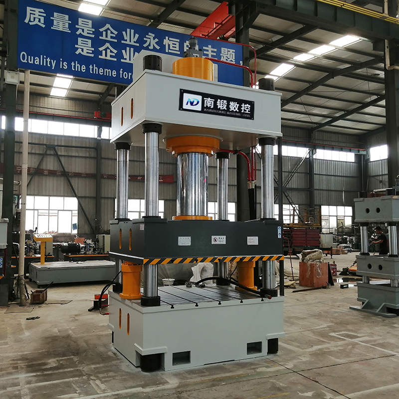 特價(jià)直銷400噸壓力機(jī)1600x900三梁四柱液壓機(jī)不銹鋼水槽成型油壓機(jī)封頭拉伸液壓機(jī)