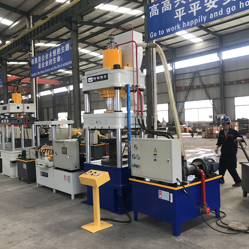 滕州廠家200噸兒童拼圖深壓紋熱壓機木質拼圖益智玩具油壓機