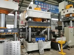 生產不銹鋼地溝蓋板漏水箅子什么機器設備效率高？