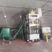 牛羊舔磚鹽磚機315噸三梁四柱粉末成型液壓機