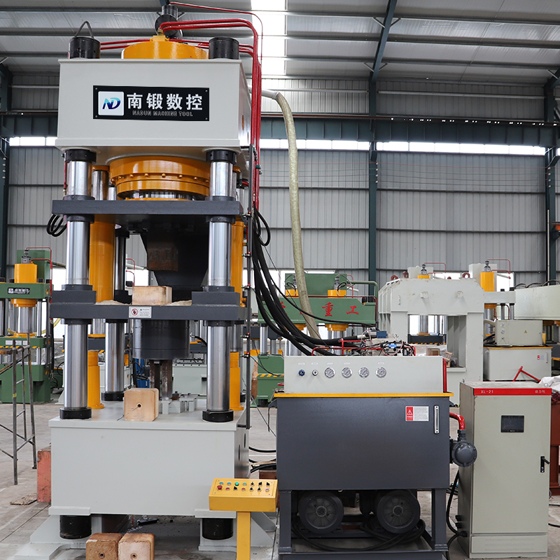 1000t牛羊舔磚液壓機鹽磚成型油壓機