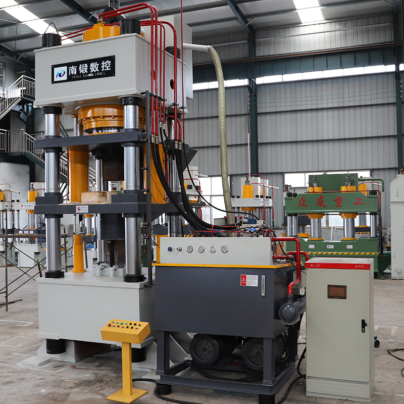 1000t牛羊舔磚液壓機鹽磚成型油壓機