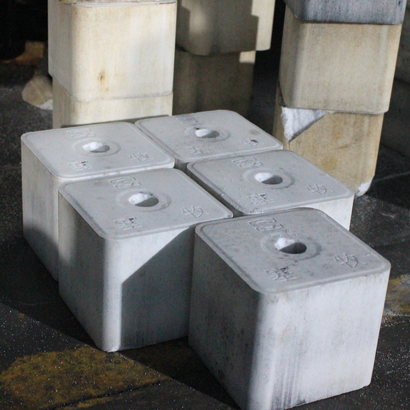 630T牛羊舔磚成型油壓機，鹽磚成型油壓機一出二