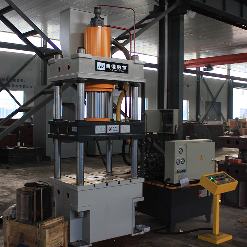 200T三梁四柱油壓機，200噸拉伸成型油壓機