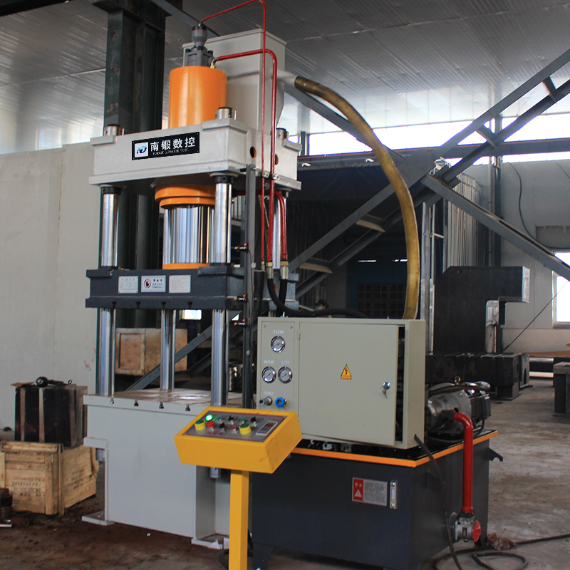 200T三梁四柱油壓機，200噸拉伸成型油壓機