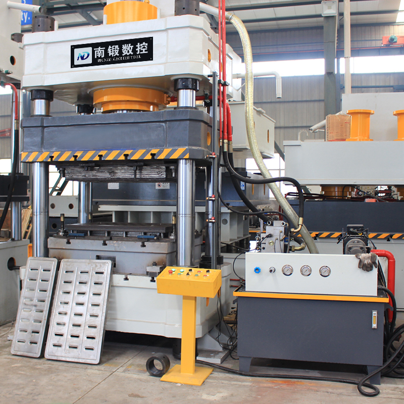 400T不銹鋼地漏蓋板成型油壓機，400噸金屬成型油壓機