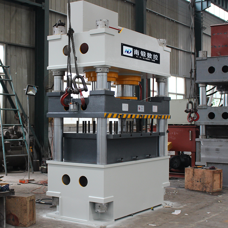 630T雙缸四柱油壓機(jī)，630噸汽車鈑金成型油壓機(jī)