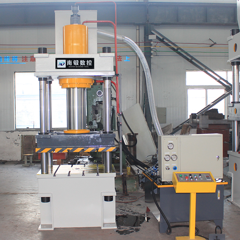 滕州南鍛油壓機的維護和清潔