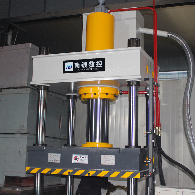 200t三梁四柱油壓機滕州200噸成型四柱油壓機移動工作臺