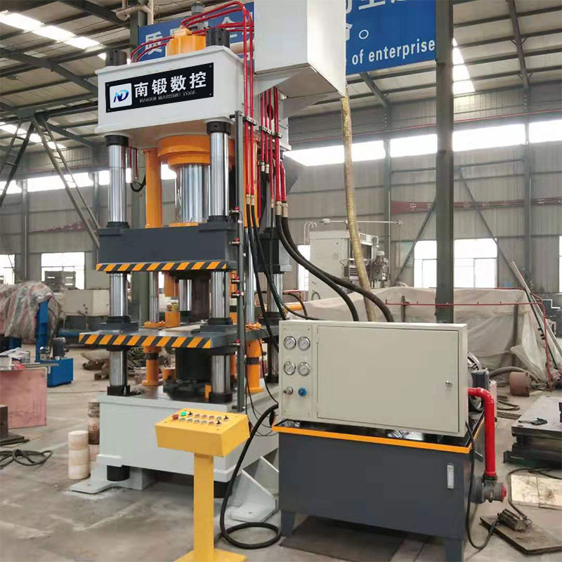 滕州315噸牛羊舔磚液壓機鹽磚機粉末成型油壓機按需定制