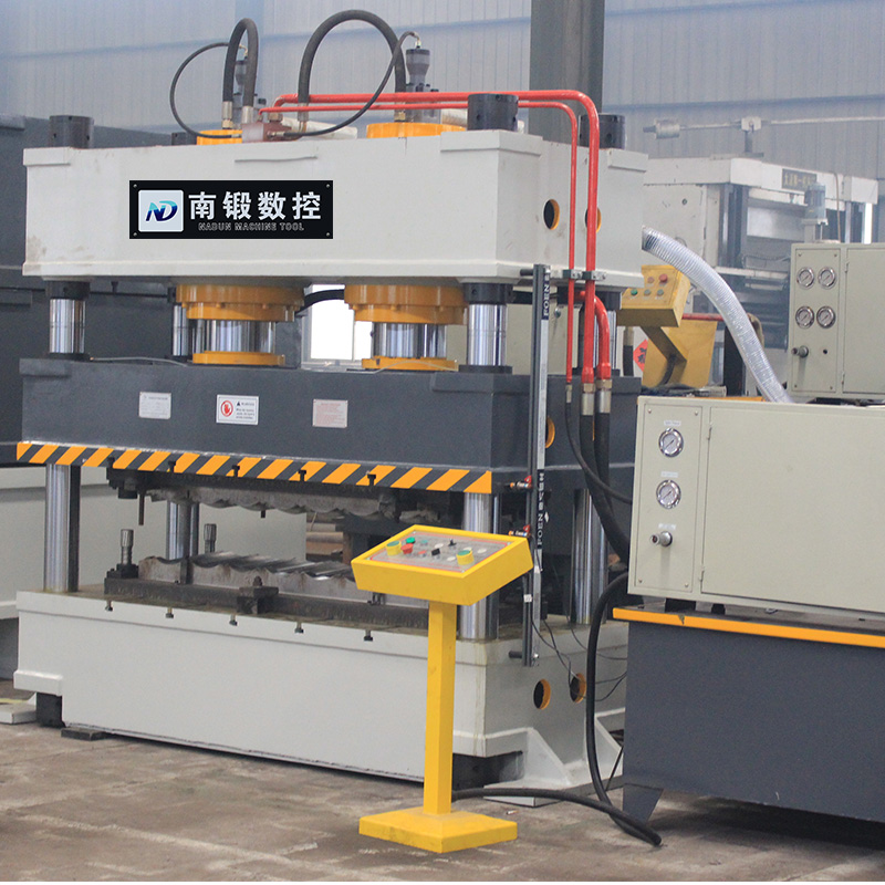 金屬瓦成型液壓機(jī)315噸彩石瓦壓型油壓機(jī)雙缸四柱壓力機(jī)