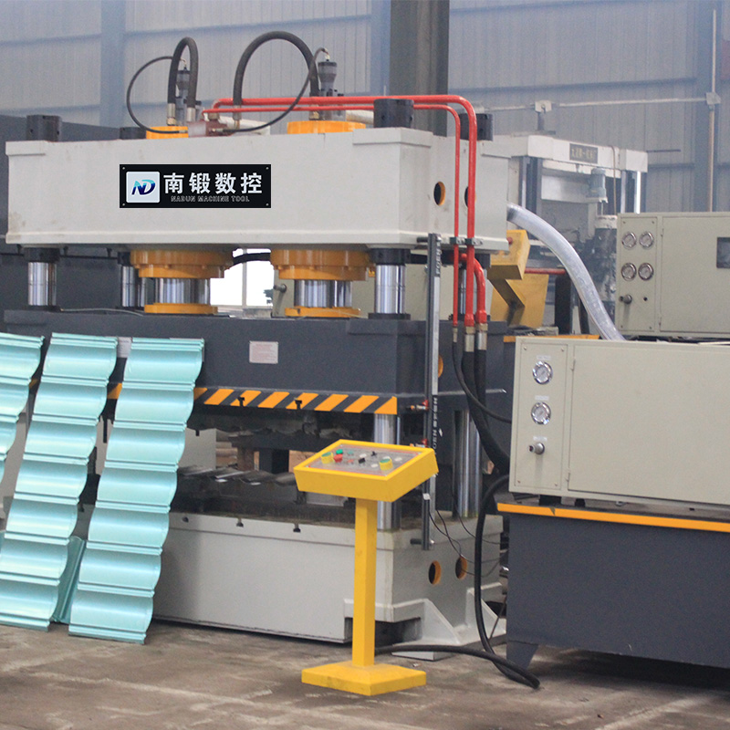 金屬瓦仿古瓦彩石瓦成型液壓機3多噸四柱油壓機滕州南鍛數控