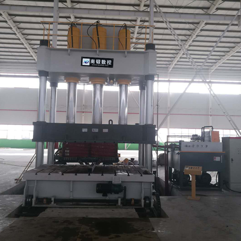 800噸四柱液壓機雙缸大臺面三梁四柱油壓機液壓機廠家滕州南鍛