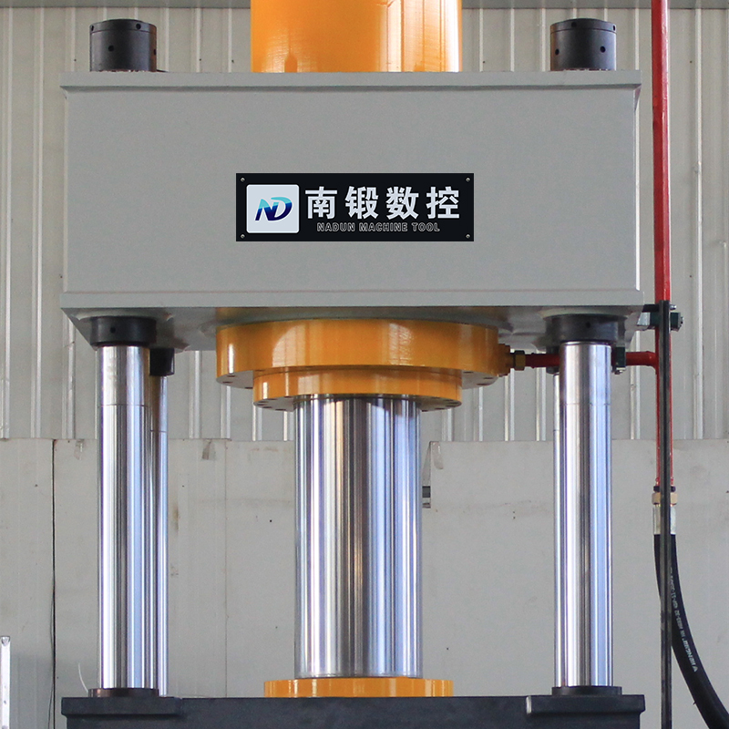 500噸移動(dòng)工作臺(tái)液壓機(jī)定子轉(zhuǎn)子壓磚成型油壓機(jī)