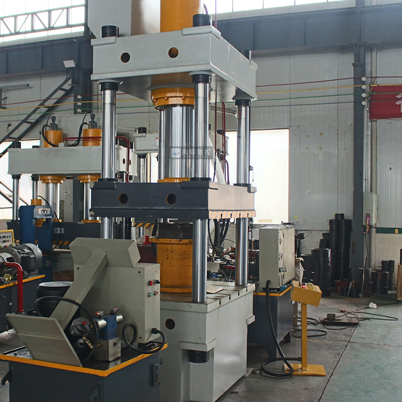 滕州液壓機(jī)廠家YQ32-200T三梁四柱油壓機(jī) 滕州液壓機(jī)廠家YQ32-200T三梁四柱油壓機(jī)