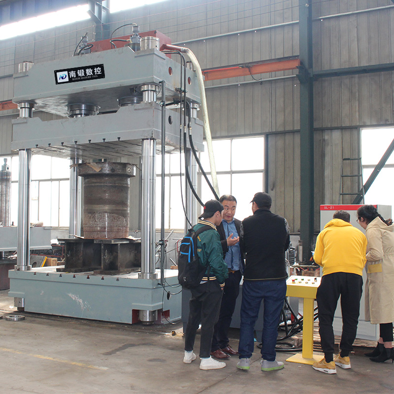 400噸雙缸大臺面落料成型油壓機(jī)定制液壓機(jī)