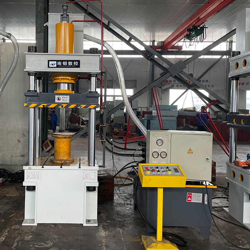 現(xiàn)貨100噸油壓機(jī)100T三梁四柱液壓機(jī)